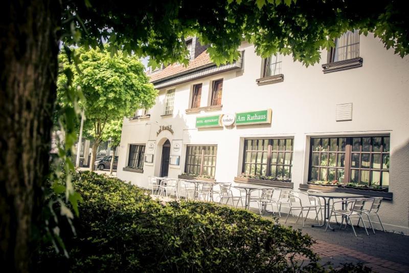מנדן Hotel Am Rathaus מראה חיצוני תמונה