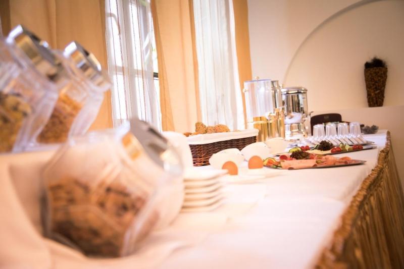 מנדן Hotel Am Rathaus מראה חיצוני תמונה