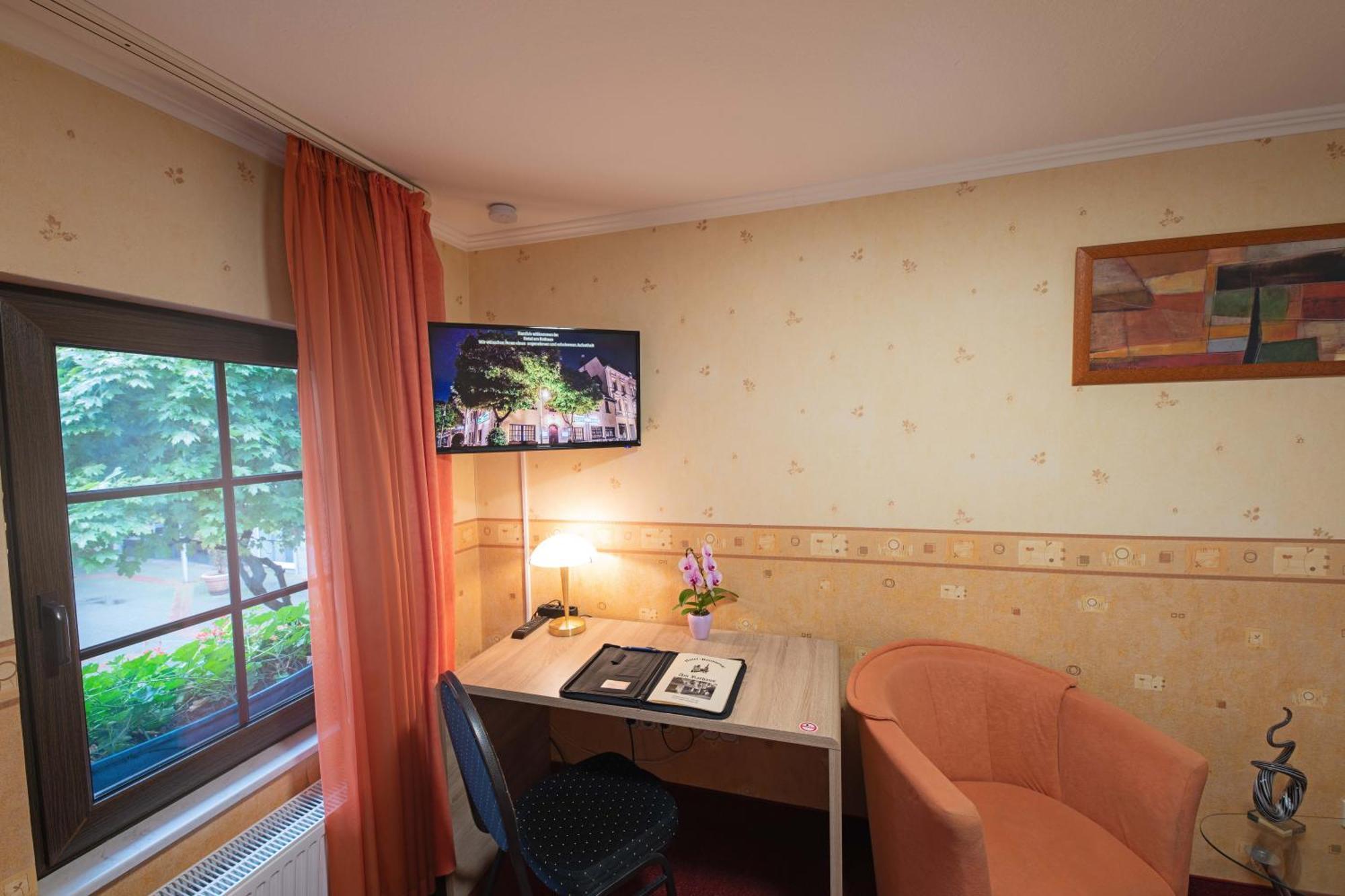 מנדן Hotel Am Rathaus מראה חיצוני תמונה