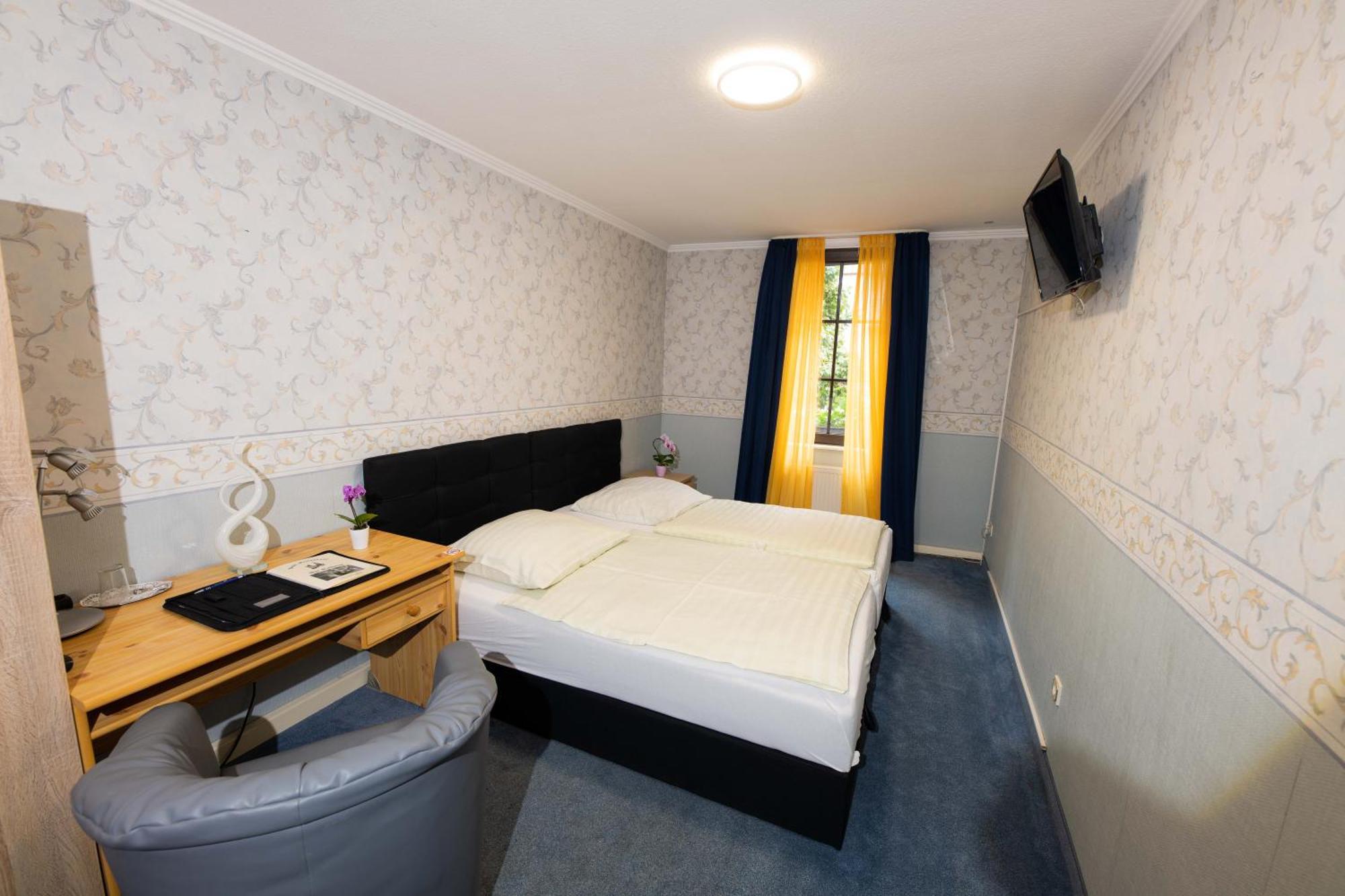 מנדן Hotel Am Rathaus מראה חיצוני תמונה