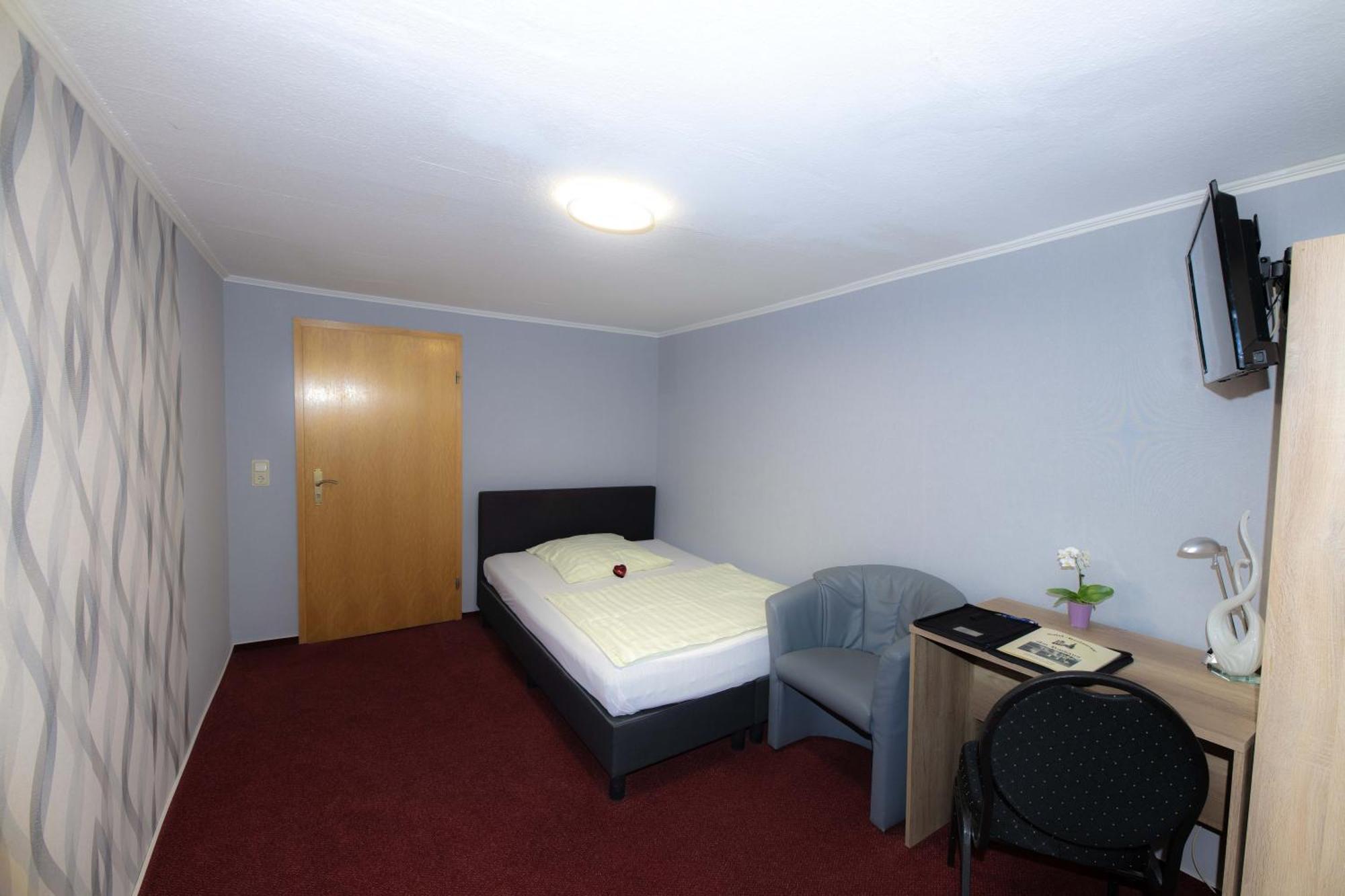 מנדן Hotel Am Rathaus מראה חיצוני תמונה