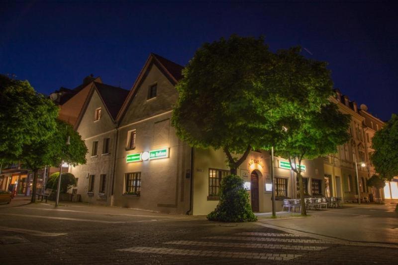 מנדן Hotel Am Rathaus מראה חיצוני תמונה